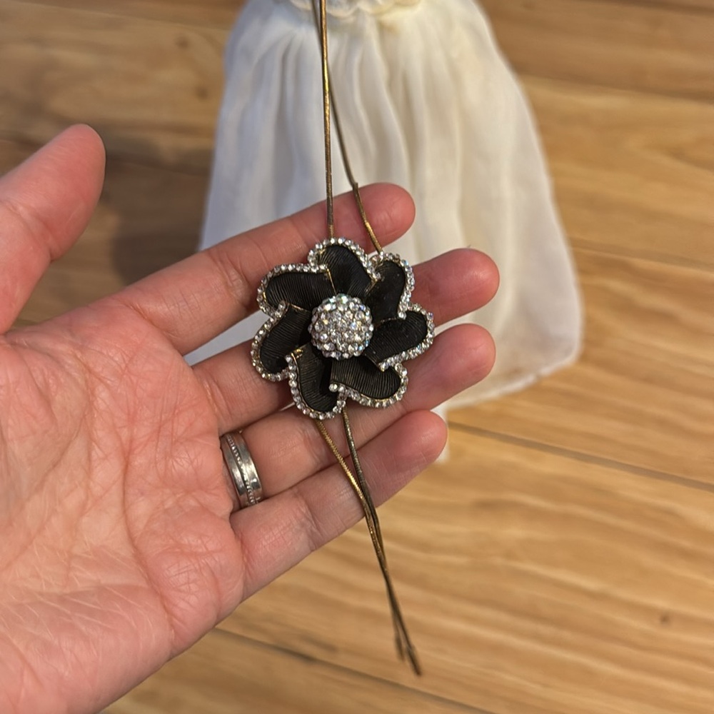 Necklace - Picture 2 of 3
